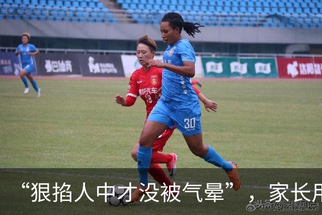 “狠掐人中才没被气晕”，家长用廉价中式蛋糕给儿子过生日，被嫌太寒酸